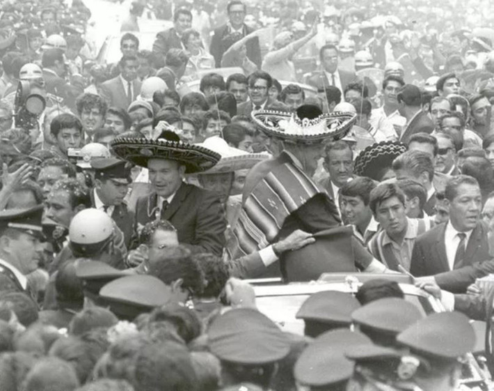 Các nhà du hành của tàu vũ trụ Apollo 11 thăm Mexico City năm 1969.