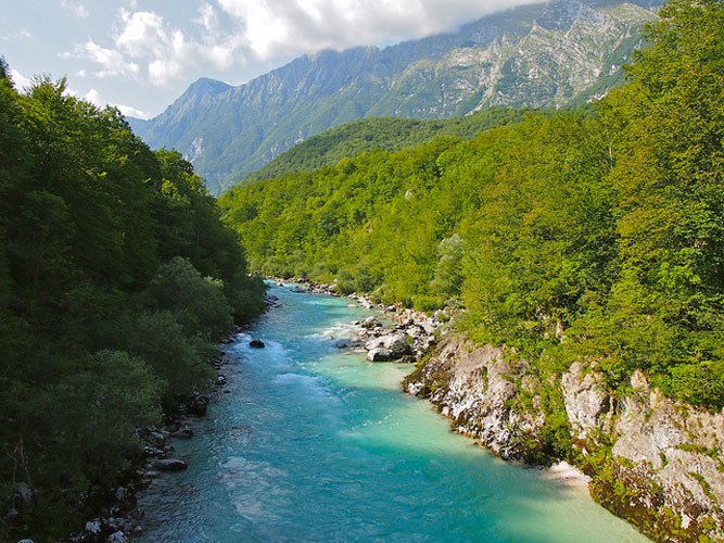 cho tới khi đến Italy, hòa mình vào biển lớn Adriatic. Tại Italy, sông Soca được gọi bằng cái tên Isonzo.