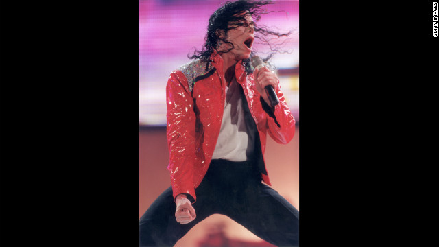 Năm 1987, Michael Jackson bắt đầu chuyến lưu diễn solo đầu tiên của mình. Bad World Tour được người hâm mộ trên thế giới chào đón một cách cuồng nhiệt, phá kỷ lục về số người đến xem lúc bấy giờ. Chuyến lưu diễn kéo dài 16 tháng gồm 123 buổi công diễn, thu hút 4,4 triệu người hâm mộ.