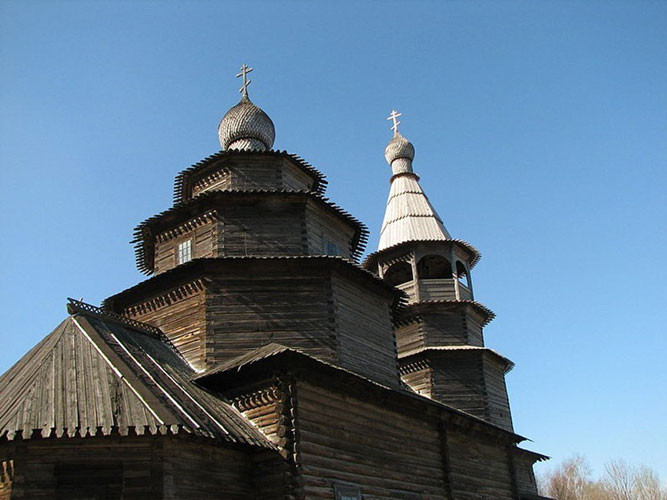 9. Nhà thờ Thánh Nikola ở Veliky Novgorod. 10. Nhà thờ Biến hình ở Perm Krai.