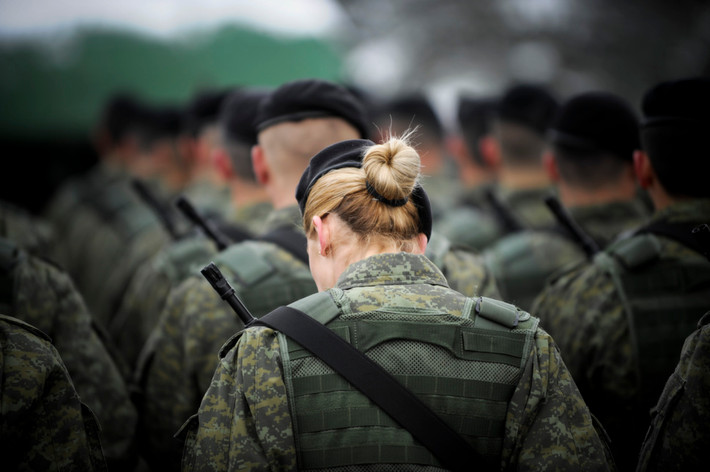 Các thành viên thuộc Lực lượng an ninh Kosovo (KSF) tập trung trong buổi lễ kỷ niệm ngày thành lập lực lượng lần thứ 5 ngày 27/11 tại Pristina.
