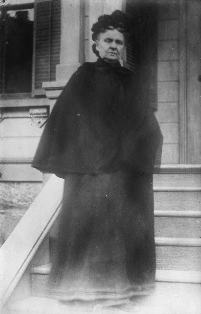 Hetty Green qua đời vào năm 1916, để lại khối tài sản trị giá 200 triệu USD. Số tài sản này được chia cho hai đứa con của bà.