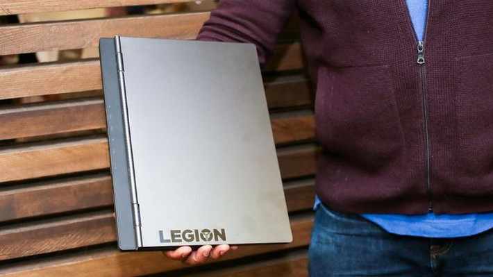 Lenovo Legion Y740 (17 inch) có thiết kế tinh tế, được trang bị Nvidia RTX, màn hình hiệu suất cao, kết nối phía sau, bàn phím có đèn nền lập trình.