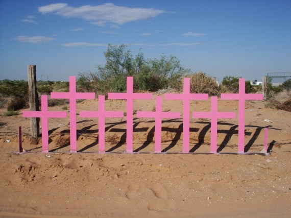 1. Giết người hàng loạt ở Ciudad Juarez, Mexico (500 nạn nhân trở lên). Ciudad Juarez được cho là thành phố nguy hiểm nhất trên thế giới trong đó bao gồm các tội ác man rợ đối với phụ nữ. Từ năm 1993 đến nay, hơn 500 phụ nữ bị sát hại dưới bàn tay của những kẻ giết người hàng loạt độc ác. Một số kẻ tình nghi đã bị bắt, nhưng một hoặc một số kẻ nguy hiểm hơn vẫn nhởn nhơ ngoài vòng pháp luật, do đó, con số nạn nhân vẫn tăng lên.