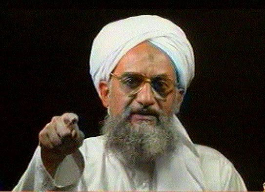 Sau cái chết của trùm khủng bố khét tiếng Osama bin Laden năm 2011, Ayman al-Zawahiri, cựu bác sĩ người Ai Cập, 62 tuổi trở thành lĩnh của Al-Qaeda. Mỹ treo thưởng 25 triệu USD cho bất cứ ai cung cấp được thông tin giúp bắt được y.