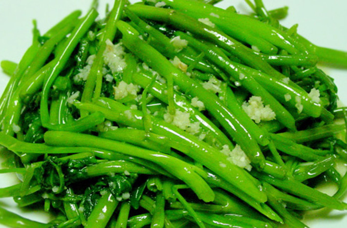 Rau muống xào chao.