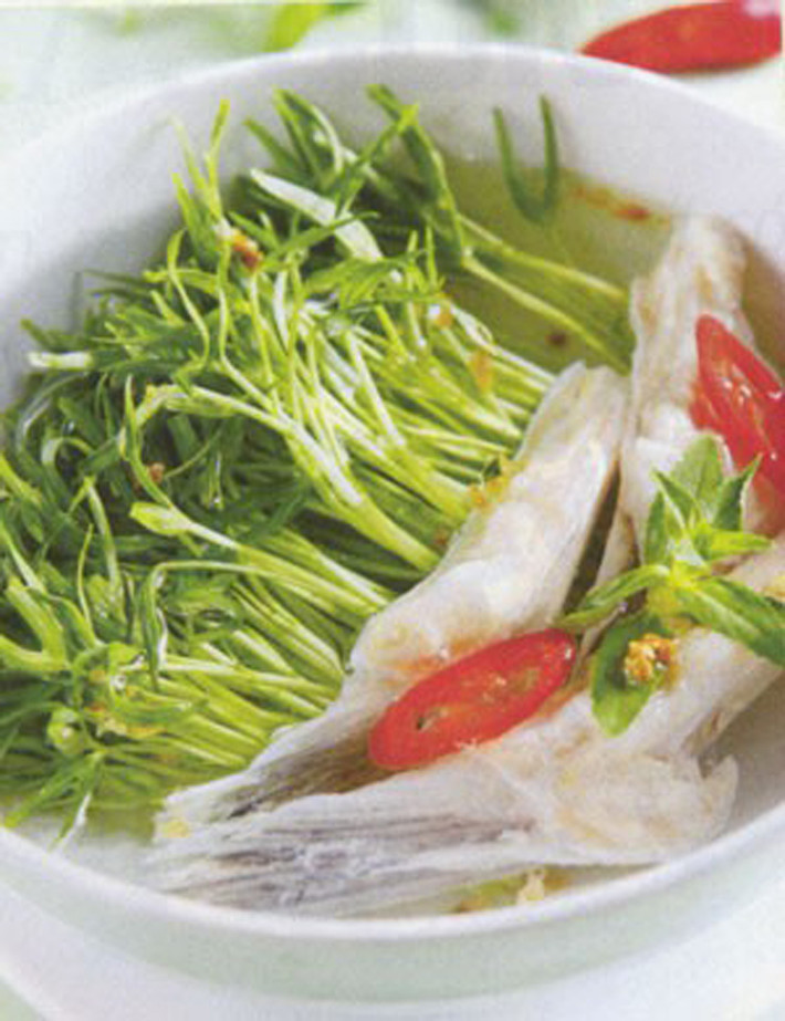 Rau muống nấu chua.