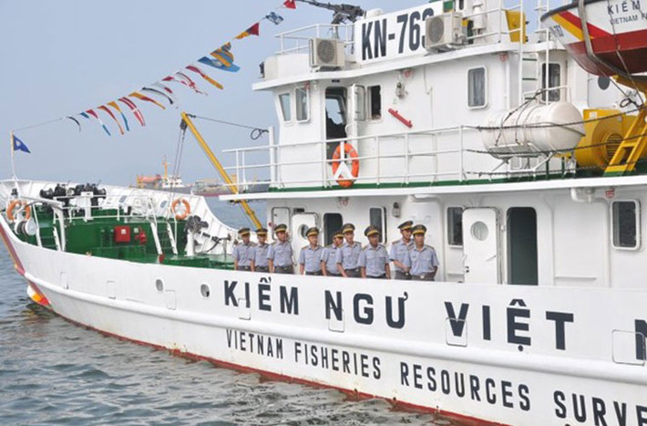 Hiện tại, trang bị chủ yếu của lực lượng Kiểm ngư Việt Nam là các loại tàu nhỏ, lượng giãn nước chỉ khoảng vài trăm tấn. Ảnh: Lao Động