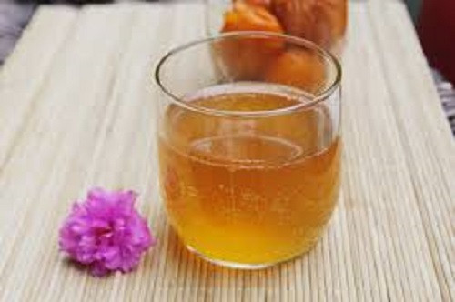 Nước mơ còn là liều thuốc chống ôxy hóa tự nhiên, làm sáng mắt và làm da mịn màng. Loại nước này còn có tác dụng cân bằng hệ thần kinh và giúp dễ ngủ.