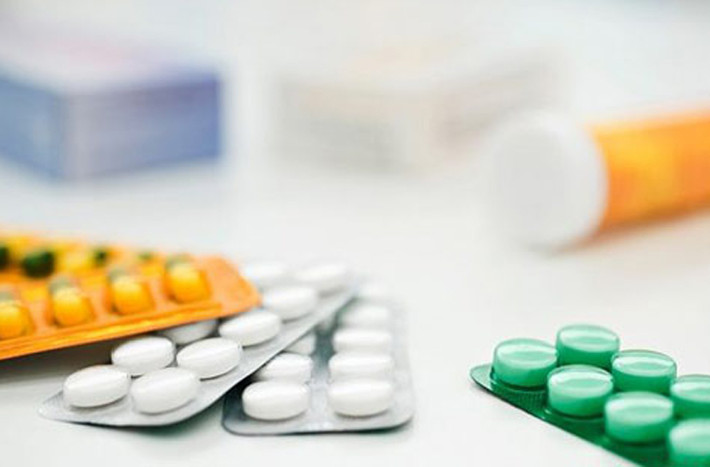 Sử dụng thuốc giảm đau. Những cơn đau quằn quại có thể được xoa dịu bằng việc sử dụng thuốc giảm đau theo đơn kê của bác sĩ. Nếu trong tình trạng này, đừng ngần ngại, hãy trình bày rõ cơ thể bạn thế nào với các chuyên gia trong ngành.