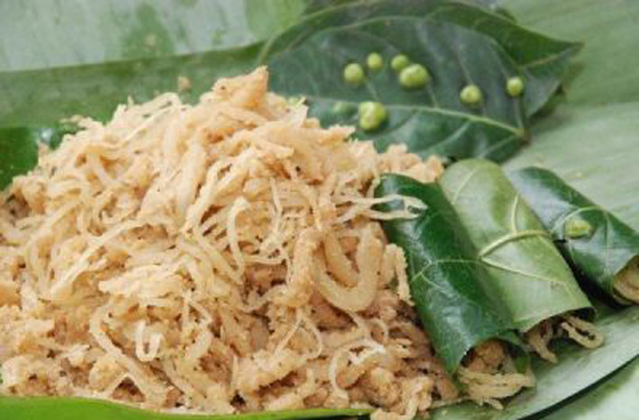 Nem bì. Nem bì, nem thính là món nhậu rất được các anhh em ưa chuộng. Dùng nem cuốn cùng lá sung non, chấm tương ướt để nhâm nhi cùng cốc bia lạnh sẽ vô cùng tuyệt vời.