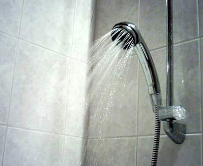Ngoài việc bố trí phòng ngủ phù hợp, việc chuẩn bị trước khi nghỉ ngơi cũng vô cùng quan trọng. Chẳng hạn, không nên dùng đồ uống có tính kích thích tối thiểu trước khi ngủ hai tiếng; thư giãn bằng cách tắm bằng nước nóng trước khi nghỉ ngơi…