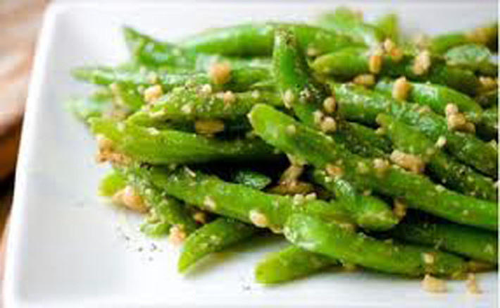 Ngoài cách chế biến ở độ cao, bạn có thể sử dụng đậu xanh cho món salad, vừa ngon miệng vừa không lo thất mất đi lượng dinh dưỡng quan trọng.