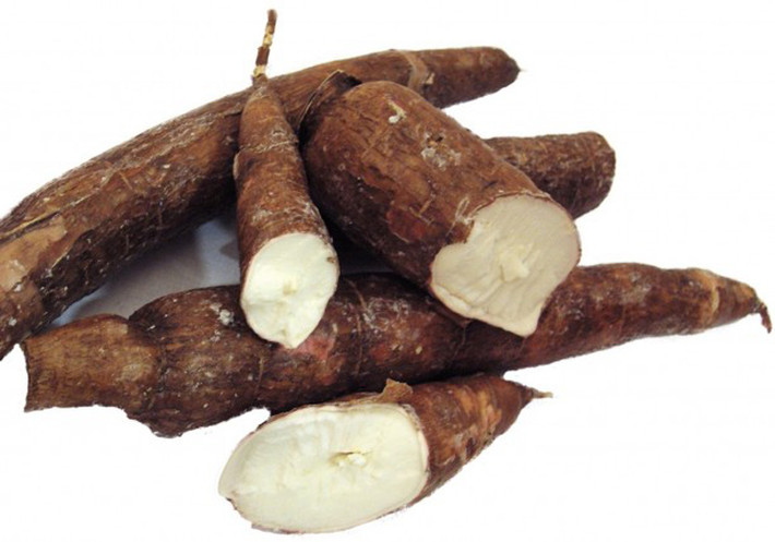 Củ sắn. Sắn là nguồn cung cấp carbohydrates dồi dào. Tuy nhiên, bạn cần chắc chắn chúng được rửa sạch, luộc kỹ. Bằng không, bạn có thể dễ dàng bị ngộ độc bởi chất xyanua trong thực phẩm này.