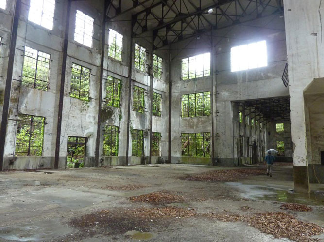Ngày nay, môi trường ở đảo Okunoshima đã được cải thiện. Hòn đảo cũng như nhà máy sản xuất vũ khí hóa học hoang phế hiện là khu vực cắm trại...