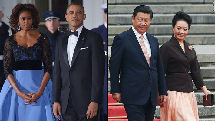 Cả 2 Đệ nhất phu nhân Michelle Obama và Bành Lệ Viện đều thường tháp tùng chồng trong các chuyến công du chính thức, nhưng cũng có nhiều dự án và hoạt động riêng.