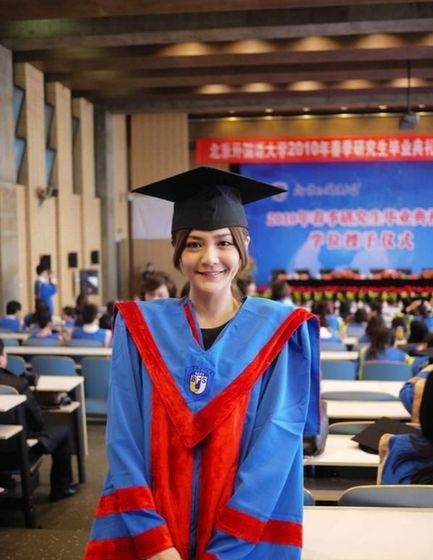 Top 5: Đại học Ngoại ngữ Bắc Kinh Đây là cơ sở giảng dạy ngôn ngữ nước ngoài đầu tiên và có uy tín bậc nhất ở Trung Quốc quy tụ nhiều người đẹp có kỹ năng ngoại ngữ cộng với tầm nhìn toàn cầu tuyệt vời.