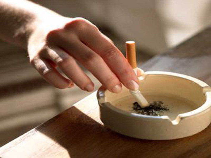 Để ngăn ngừa nguy cơ mắc bệnh, tốt nhất nên tránh sử dụng các sản phẩm từ thuốc lá. Đặc biệt, những người hút thuốc có thói quen uống rượu cần sớm từ bỏ thói quen này bởi nó khiến bạn sớm đối diện với nguy cơ mắc bệnh.