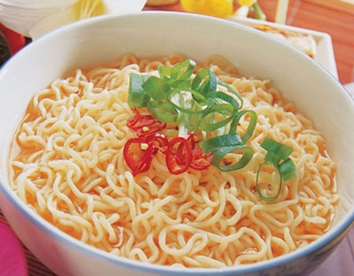 Các loại mì đã chế biến. Mì sau khi được chế biến nên ăn ngay. Khi cất vào ngăn đông, sợi mì trở nên mềm nhũn trong khi nước dùng có thể vón cục, nổi trên bề mặt bát.
