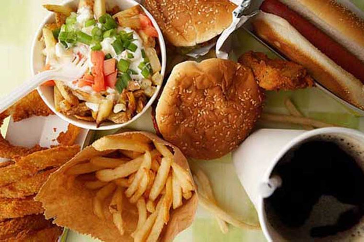 Tăng cường các dưỡng chất có lợi. Giống như các loại ung thư khác, không có thực đơn giúp bạn loại bỏ hoàn toàn nguy cơ mắc ung thư tủy xương song duy trì chế độ ăn uống lành mạnh giúp bạn giảm đáng kể khả năng đối diện với nó.
