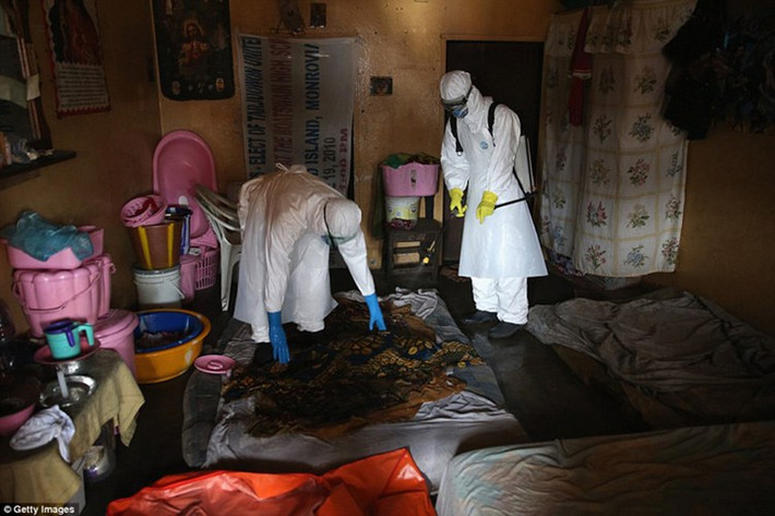 Hiện Liberia, Sierra Leone và Guinea là ba quốc gia chịu sức tàn phá của Ebola nặng nề nhất. Dự đoán đến đầu tháng 12, bệnh nhân tử vong có thể tăng lên mức 5.000-10.000 người.