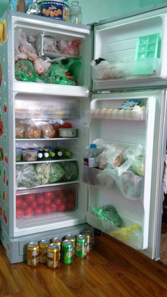 Mẹo bảo quản bắp cải. Muốn giữ bắp cải được lâu, bạn nên cho chúng vào túi ni lông càng rộng càng tốt rồi đặt vào ngăn mát tủ lạnh. Với cách này, chị em có thể giữ bắp cải tươi ngon suốt 2 tuần.