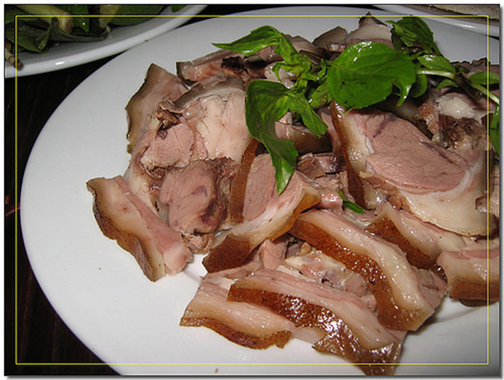 Thịt chó. Thịt chó được nhiều người ưa chuộng. Tuy nhiên, theo Đông y, thịt chó ôn thận, trợ dương, làm tăng sự âm suy dương thịnh dẫn tới cao huyết áp. Vậy nên người bị cao huyết áp cũng không nên ăn nhiều loại thực phẩm này. Thịt chó. Thịt chó được nhiều người ưa chuộng. Tuy nhiên, theo Đông y, thịt chó ôn thận, trợ dương, làm tăng sự âm suy dương thịnh dẫn tới cao huyết áp. Vậy nên người bị cao huyết áp cũng không nên ăn nhiều loại thực phẩm này. Thịt chó. Thịt chó được nhiều người ưa chuộng. Tuy nhiên, theo Đông y, thịt chó ôn thận, trợ dương, làm tăng sự âm suy dương thịnh dẫn tới cao huyết áp. Vậy nên người bị cao huyết áp cũng không nên ăn nhiều loại thực phẩm này. Thịt chó. Thịt chó được nhiều người ưa chuộng. Tuy nhiên, theo Đông y, thịt chó ôn thận, trợ dương, làm tăng sự âm suy dương thịnh dẫn tới cao huyết áp. Vậy nên người bị cao huyết áp cũng không nên ăn nhiều loại thực phẩm này. Thịt chó. Thịt chó được nhiều người ưa chuộng. Tuy nhiên, theo Đông y, thịt chó ôn thận, trợ dương, làm tăng sự âm suy dương thịnh dẫn tới cao huyết áp. Vậy nên người bị cao huyết áp cũng không nên ăn nhiều loại thực phẩm này. Thịt chó. Thịt chó được nhiều người ưa chuộng. Tuy nhiên, theo Đông y, thịt chó ôn thận, trợ dương, làm tăng sự âm suy dương thịnh dẫn tới cao huyết áp. Vậy nên người bị cao huyết áp cũng không nên ăn nhiều loại thực phẩm này. Thịt chó. Thịt chó được nhiều người ưa chuộng. Tuy nhiên, theo Đông y, thịt chó ôn thận, trợ dương, làm tăng sự âm suy dương thịnh dẫn tới cao huyết áp. Vậy nên người bị cao huyết áp cũng không nên ăn nhiều loại thực phẩm này.