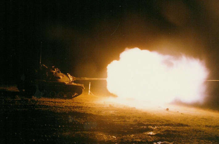 Sức mạnh của M48 Patton được đánh giá là tương đương với xe tăng T-54/55 của Liên Xô. M48 được trang bị pháo chính cỡ 90mm T54 và xe bọc giáp dày tới 120mm. Ảnh minh họa