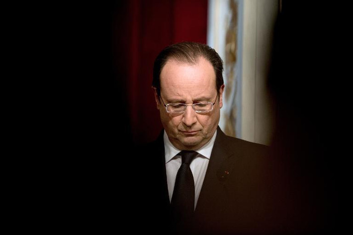 Trao đổi với hãng tin AFP qua điện thoại, ông Hollande nhấn mạnh, ông công bố chuyện hôn nhân đổ vỡ với tư cách cá nhân chứ không phải là một nguyên thủ quốc gia.