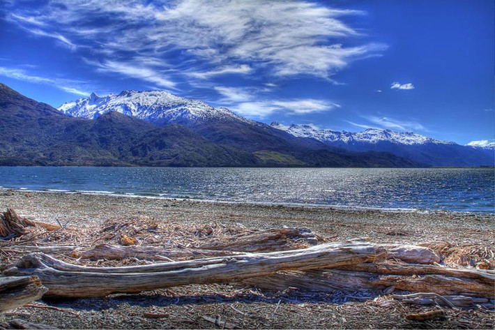 6. Hồ Wanaka nằm ở khu vực Otago của New Zealand, ở độ cao 300 mét.