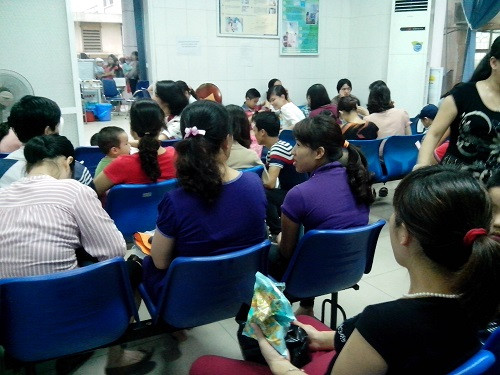 Phòng lưu theo dõi sau tiêm tại Trung tâm y tế dự phòng Hà Nội.