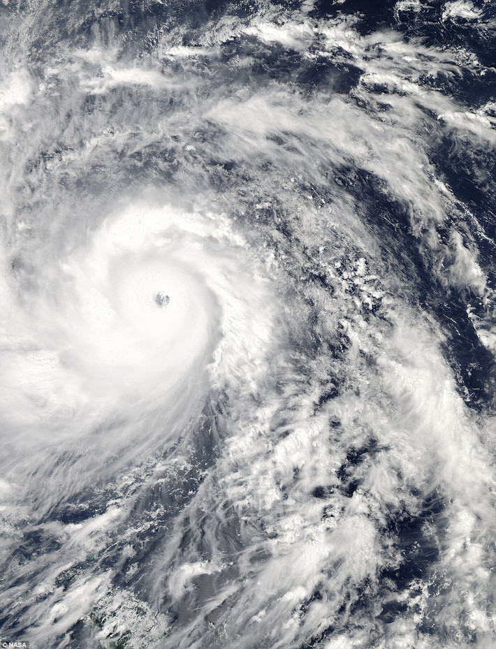 Hình ảnh siêu bão Haiyan trước khi đổ bộ vào Philippines được vệ tinh NASA chụp ngày 7/10.