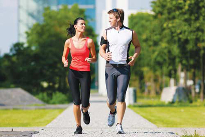 Tập thể dục. Không cần theo đuổi những bài tập đòi hỏi tính chuyên môn cao, mất sức, nam giới có thể áp dụng các bài tập như đi bộ, tập yoga, làm vườn… mang lại tác dụng tích cực. Đồng tình với quan điểm này, Hiệp hội Ung thư Mỹ cũng khẳng định, tập thể dục dễ dàng giảm nguy cơ tế bào bệnh di căn. Đặc biệt là đối tượng người cao tuổi.