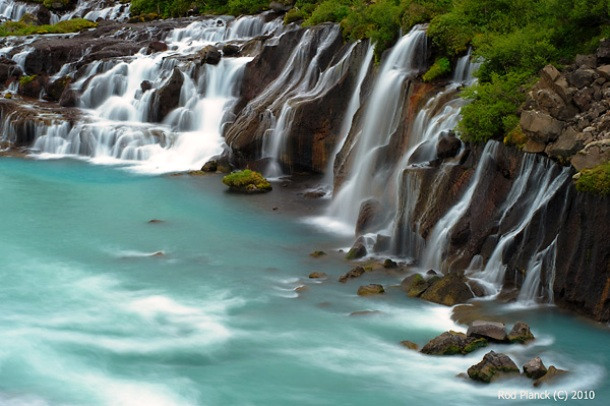 Những thác nước đổ vào sông Hvítá, phía Tây Nam Iceland vô cùng ngoạn mục. Hvítá có nghĩa là "sông trắng" trong ngôn ngữ Iceland.