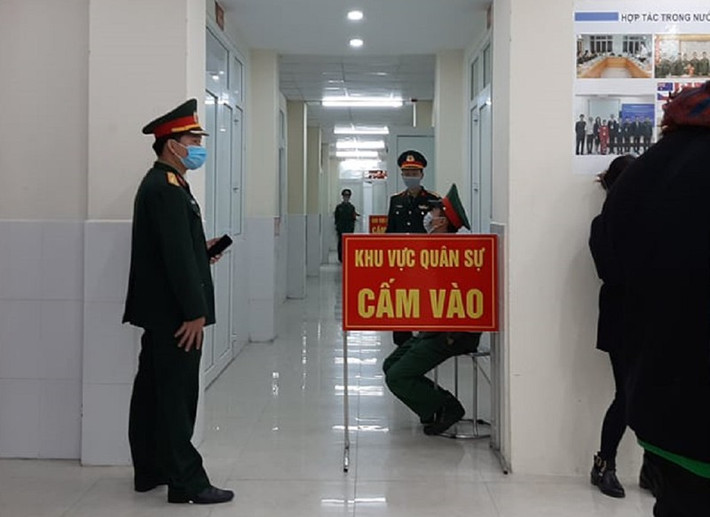 áng 17-12, tại Học viên Quân Y, 3 tình nguyện viên đầu tiên sau khi được lựa chọn kỹ lưỡng đã được tiêm thử nghiệm vaccine ngừa COVID-19 của Việt Nam với tên gọi Nano Covax trên người tình nguyện.
