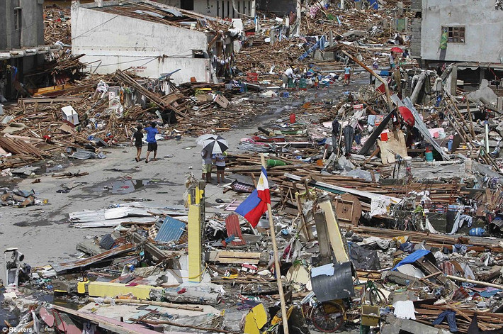 Siêu bão Trix đổ bộ vào Philippines từ ngày 17/10 đến ngày 22/10/1952 khiến 995 người thiệt mạng. Trong ảnh, siêu bão Haiyan tàn phá thành phố Tacloban.
