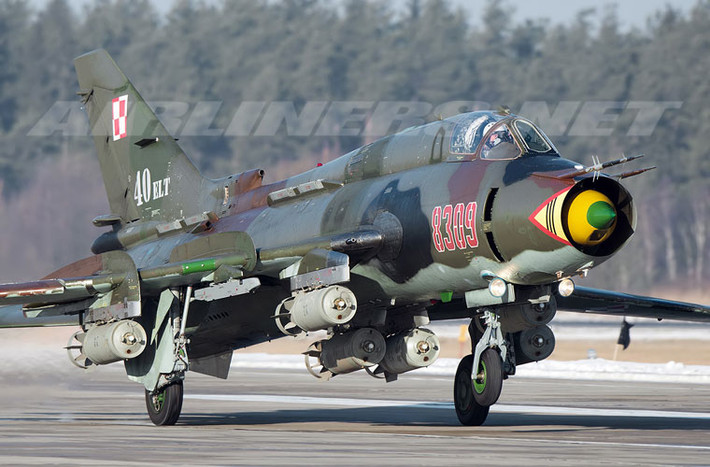 Su-22M4 của Không quân Ba Lan mang tổng cộng 6 bom FAB-500-400.