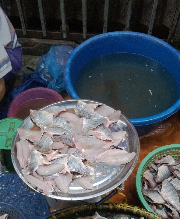 Thành phẩm trắng trẻo từ... cá ươn.