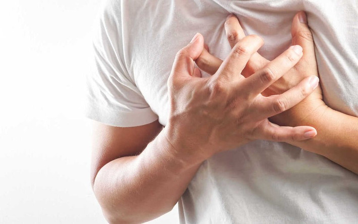 Tim: Bên cạnh hiện tượng nhịp tim không đều, virus corona có thể dẫn đến ngừng tim ở các bệnh nhân.