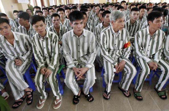 ... cũng như truyền thống nhân đạo của dân tộc Việt Nam đối với những người phạm tội bị phạt tù nhưng đã thực sự cải tạo tiến bộ, có đủ các điều kiện theo quy định của pháp luật.