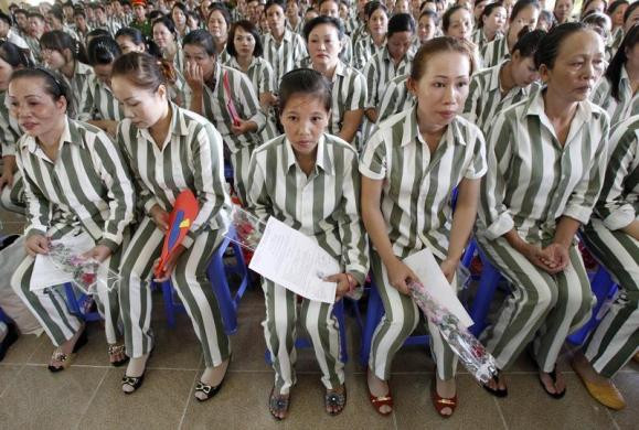 Trong số người nước ngoài nhiều nhất là người Trung Quốc, tiếp đó là Campuchia, Malaysia…