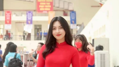 Nữ sinh ngành Golf xinh như hot girl, nổi tiếng trên mạng xã hội