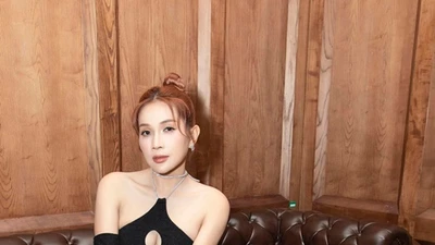 Ngắm 'Đệ nhất mỹ nữ vòng 1 đẹp làng hài Việt' Khả Như