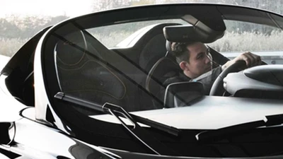 Minh Nhựa lái siêu phẩm McLaren Elva gần 190 tỷ trên đường phố TPHCM