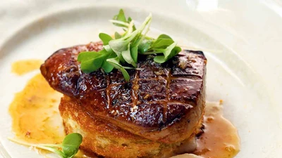 Cận cảnh món ăn xa xỉ nhưng đằng sau đó là sự tàn nhẫn khi tạo ra nó