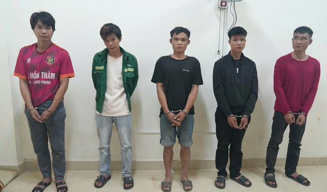 Các đối tượng trong đường dây cướp giật tài sản của người đi đường. 1.png