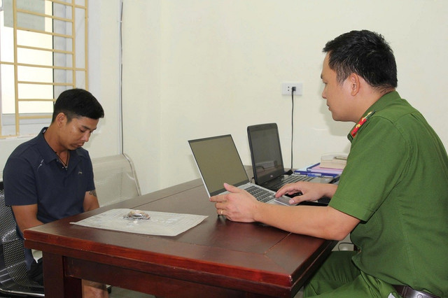 Nguyễn Văn Côi tại cơ quan Công an. images2037370-1-1.jpg