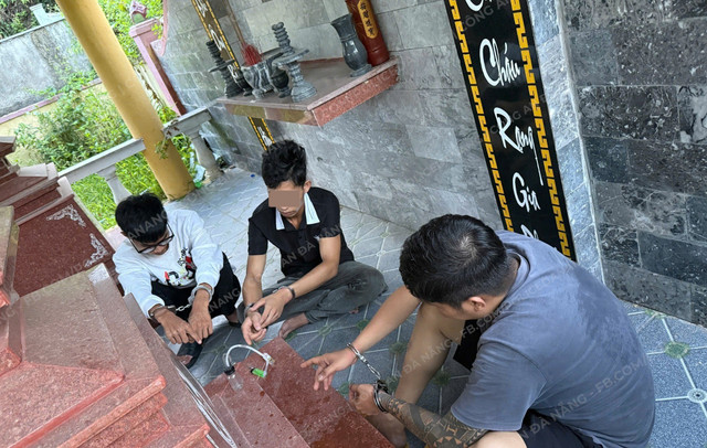 3 đối tượng rủ nhau vào nghĩa trang chơi ma túy. 13-8d1.jpg