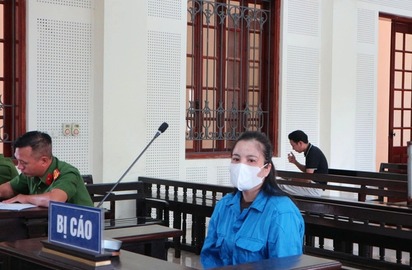 Bị cáo Trần Thị Hằng Nga tại phiên tòa xét xử. bi-cao.png