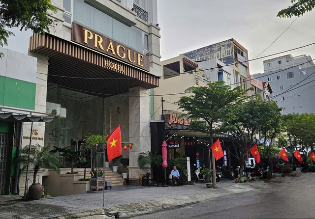 Công ty TNHH Dịch vụ Thương mại và Du lịch Lâm Thùy Mai (địa chỉ 73-75 Dương Đình Nghệ, phường An Hải) bị xử phạt 261 triệu đồng. 61c81-mzws.jpg